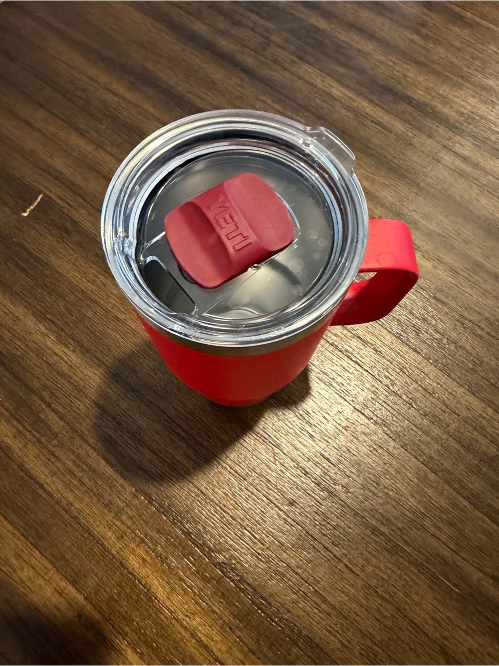 20oz Yeti Red Travel Mug with Handle - Picture 2 of 4